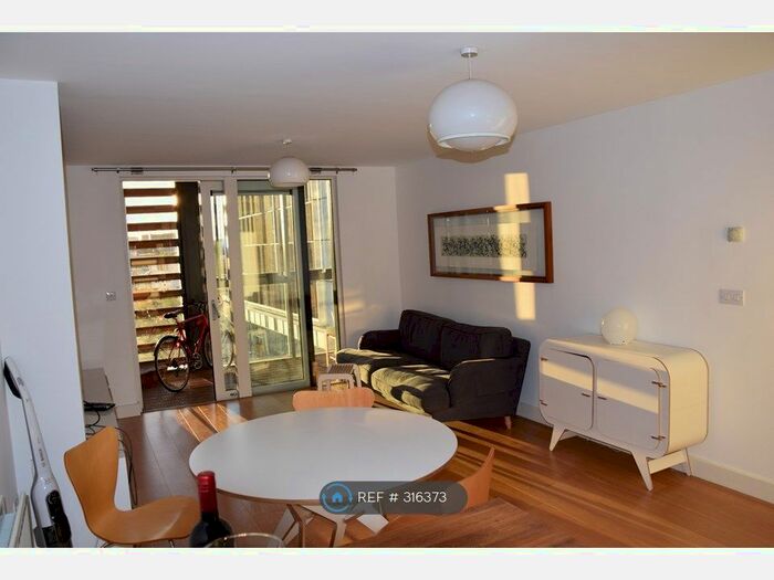 2 Bedroom Flat To Rent In Dalston Square, London, E8