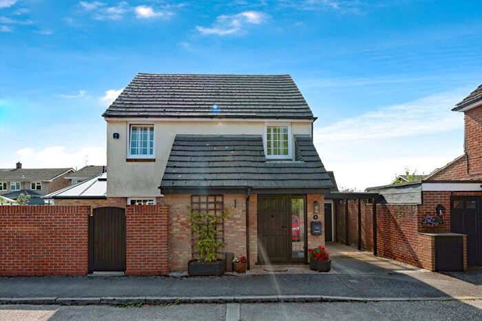 3 Bedroom Detached House For Sale In Littlebury Court, Kelvedon Hatch, Brentwood, CM15