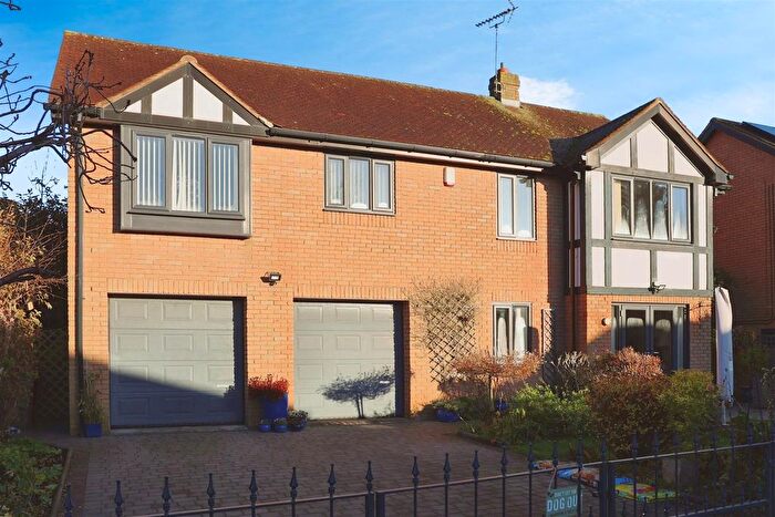 3 Bedroom Detached House For Sale In The Pinfold, Glapwell, Chesterfield, S44