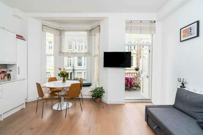 2 Bedroom Flat To Rent In Fairholme Road, London, W14