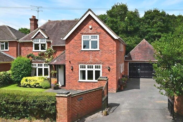 4 Bedroom Detached House For Sale In Newbury, West Berkshire, RG7