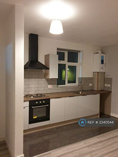 2 Bedroom Flat To Rent In Bordesley Green East, Stechford, Birmingham, B33