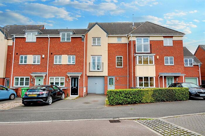 3 Bedroom Terraced House For Sale In Stanhope Avenue, Nottingham, NG5