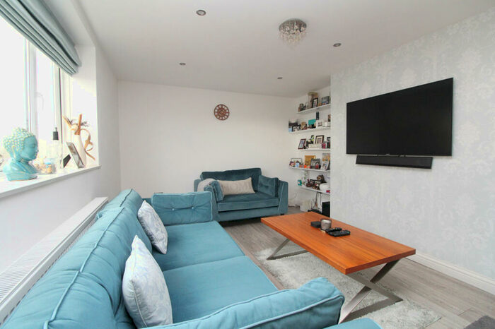 3 Bedroom Apartment To Rent In Paynell Court, Blackheath, SE3