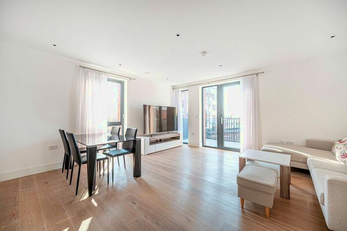 2 Bedroom Flat To Rent In Kidderpore Avenue, Hampstead, London, NW3