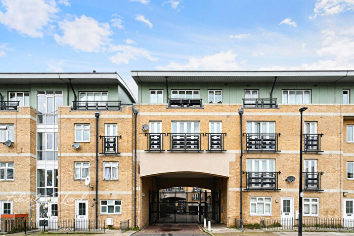 1 Bedroom Apartment For Sale In Locksons Close, London, E14