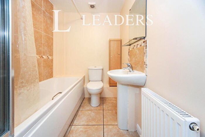 1 Bedroom Flat To Rent In Hudson Court -, LU6