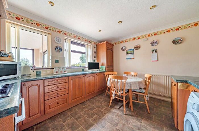 4 Bedroom Bungalow For Sale In Holcombe Drive, Llandrindod Wells, Powys, LD1
