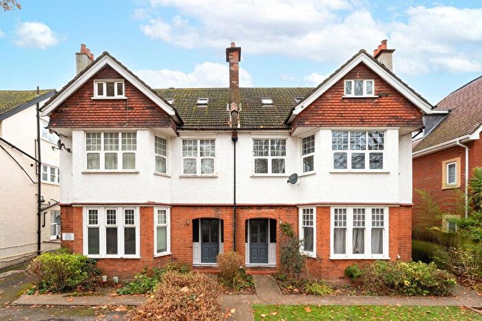 2 Bedroom Flat To Rent In Stanley Road, Sutton, Surrey, SM2