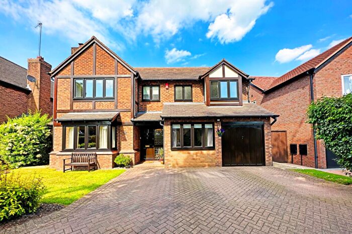 4 Bedroom Detached House For Sale In Fletcher Grove, Knowle, B93