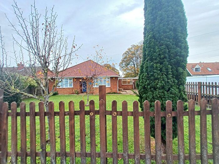 4 Bedroom Detached Bungalow To Rent In The Street, Bury St. Edmunds, IP28