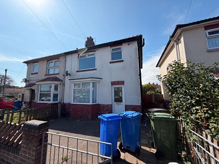 3 Bedroom Terraced House For Sale In Bed Semi-Detached House, Jameson Road, Bridlington, YO16