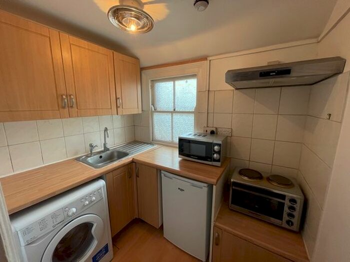 1 Bedroom Flat To Rent In Trinity Road, Southall, UB1