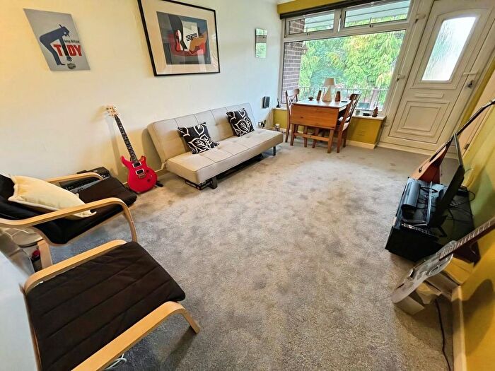 1 Bedroom Flat For Sale In Manor Road, Sutton Coldfield, B73