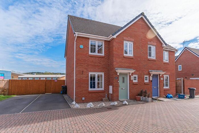 3 Bedroom Semi-Detached House For Sale In Clos Honddu, Bettws, NP20