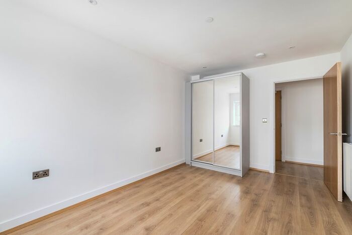 2 Bedroom Flat To Rent In Woolwich Church Street, Woolwich, SE18