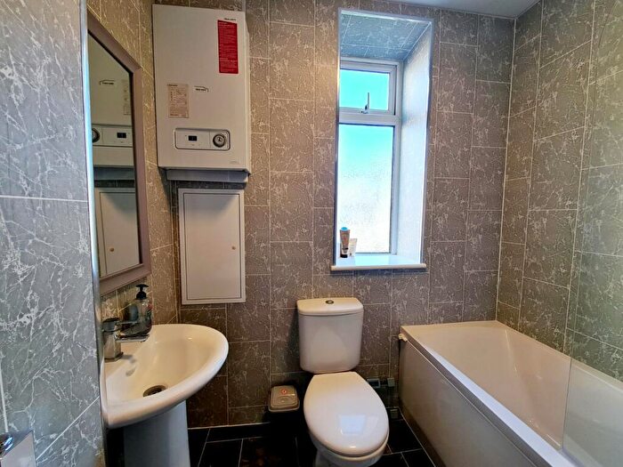 2 Bedroom End Of Terrace House To Rent In Barnsley Street, Offerton, Stockport, SK1