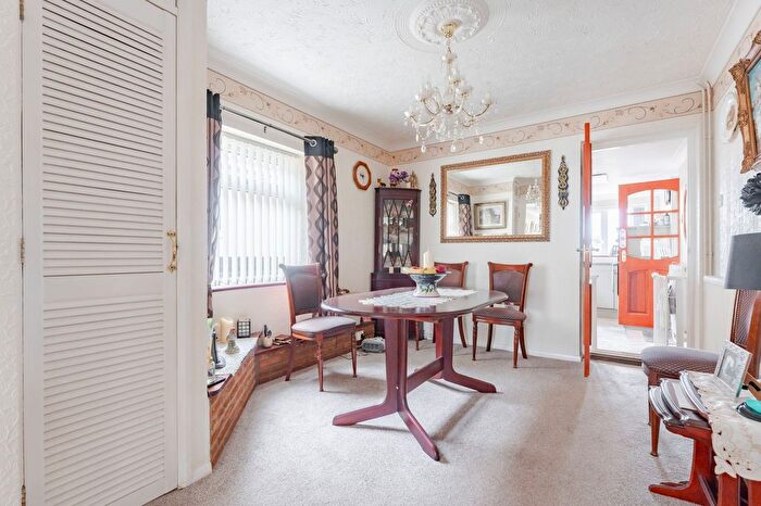 2 Bedroom Detached Bungalow For Sale In Norwich Road, Yaxham, Dereham, NR19