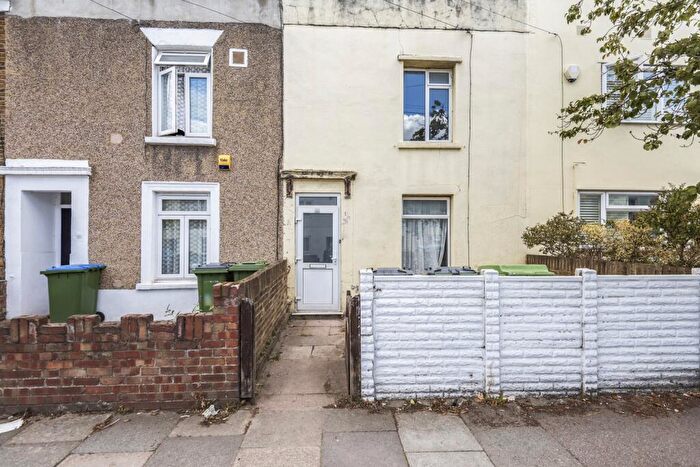 3 Bedroom Terraced House To Rent In Frederick Place London, SE18