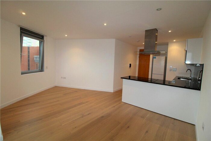 2 Bedroom Flat To Rent In Altyre Road, Croydon, CR0