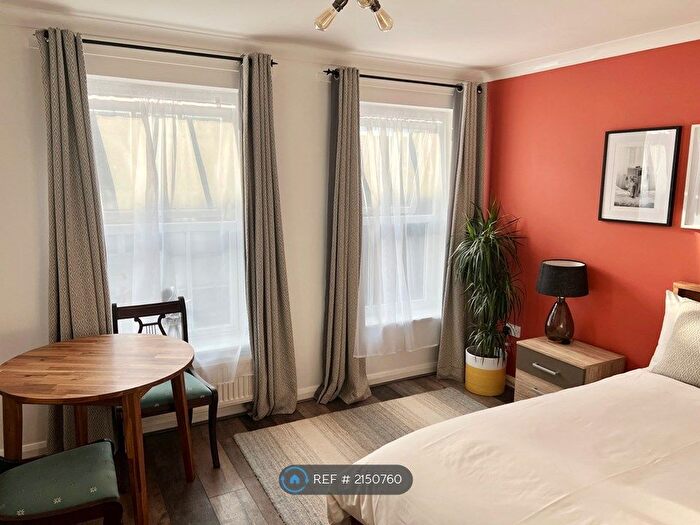 2 Bedroom Flat To Rent In Brooksbys Walk, London, E9