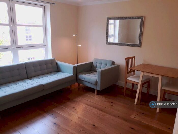 2 Bedroom Flat To Rent In Mcdonald Road, Edinburgh, EH7