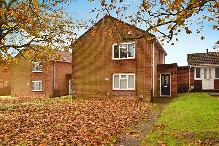 2 Bedroom Maisonette To Rent In Neville Close, Salisbury, SP1