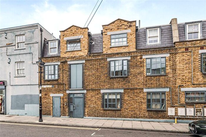 1 Bedroom Apartment For Sale In Cardigan Road, London, E3