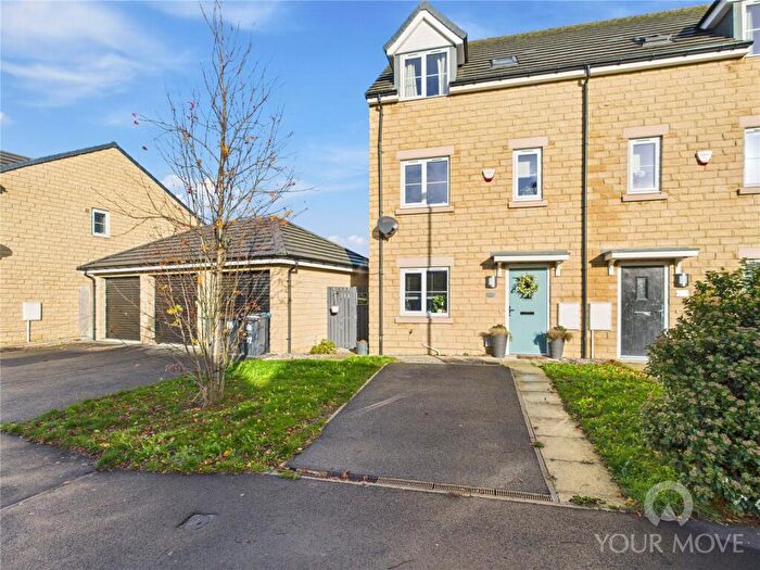 4 Bedroom Semi Detached House For Sale In The Fairway, Darlington, Durham, DL1