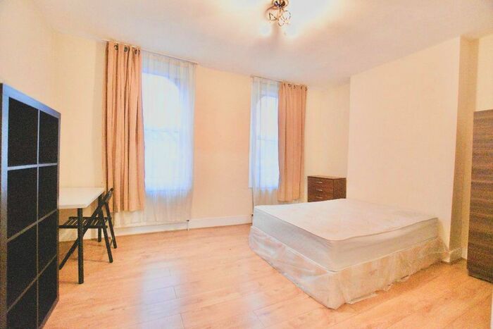 5 Bedroom Flat To Rent In Kitchener Road, London, E7