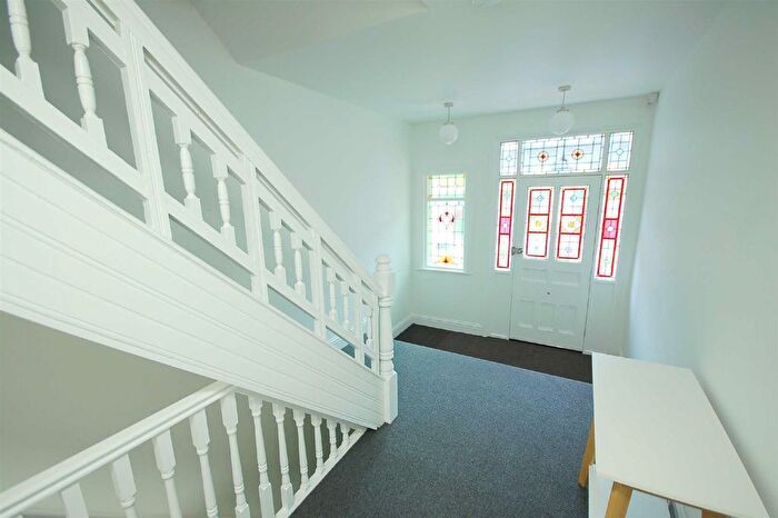 2 Bedroom Flat To Rent In Chandos Road, Chorlton, Manchester, M21