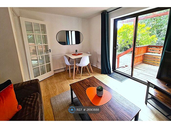 2 Bedroom Flat To Rent In Beaumont Park, Lancaster, LA1