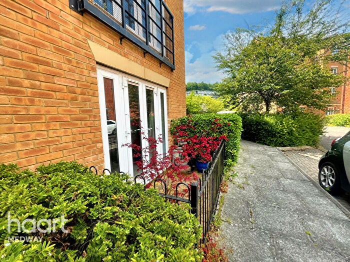 1 Bedroom Apartment For Sale In Whitehead Drive, Rochester, ME2