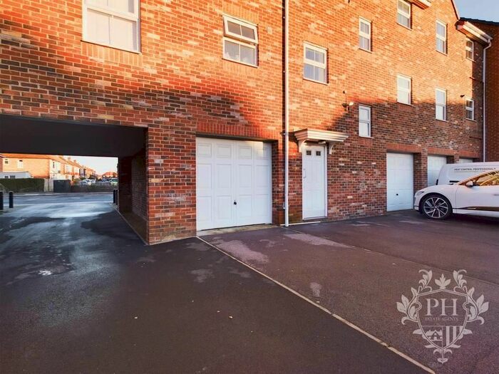 2 Bedroom Flat To Rent In Raby Road, Hartlepool, TS24