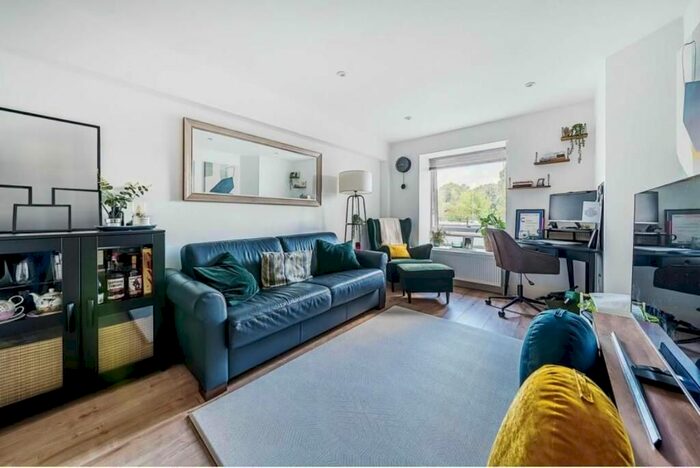 1 Bedroom Flat To Rent In Buckingham Parade, HA7