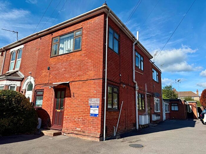 Flat To Rent In Burgess Road, Bassett, Southampton, SO16