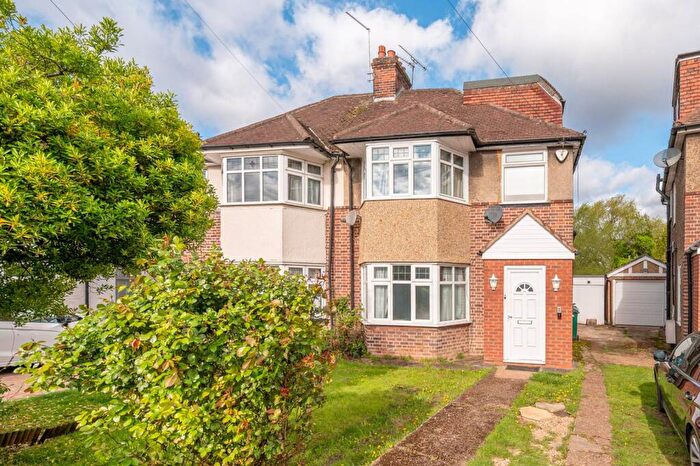 1 Bedroom Flat To Rent In Dehar Crescent, Hendon, London, NW9