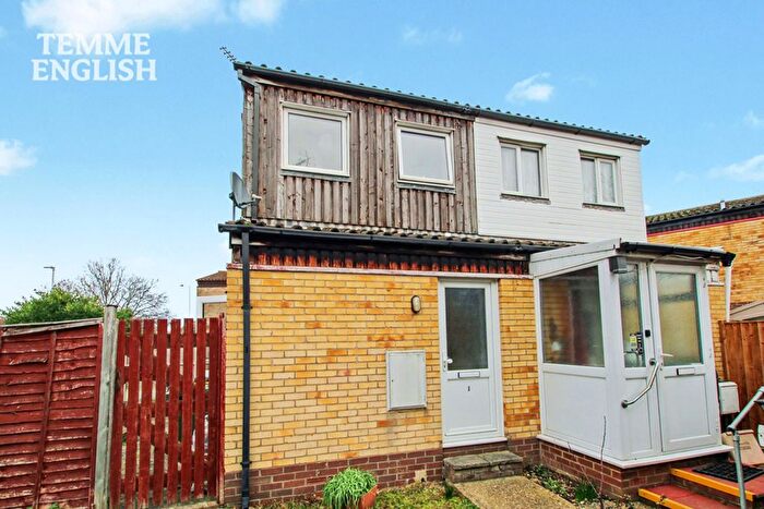 1 Bedroom Semi-Detached House For Sale In Mayfair Avenue, Basildon, SS13