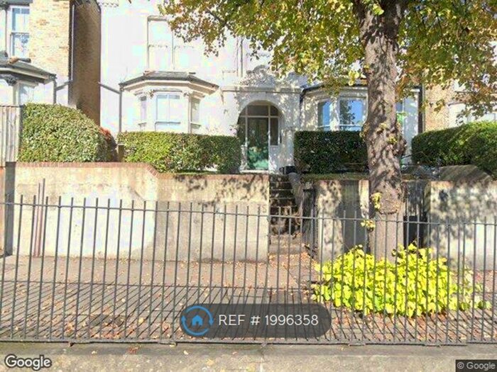 2 Bedroom Flat To Rent In Railway Street, Gillingham, ME7