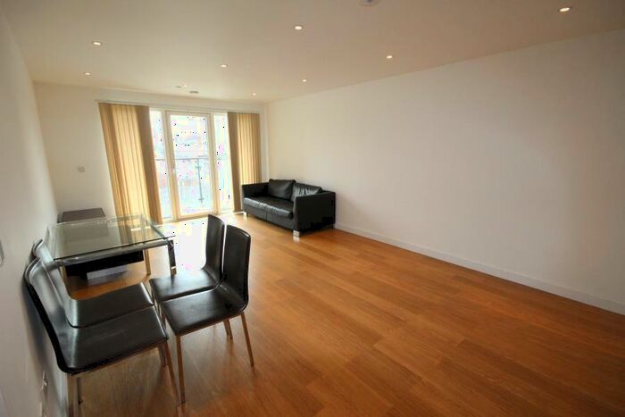2 Bedroom Flat To Rent In ***Let Agreed***Lexington Apartments, Slough***Let Agreed***, SL2