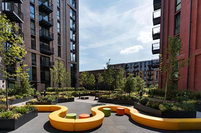2 Bedroom Apartment To Rent In The Railings, Middlewood Locks, M5