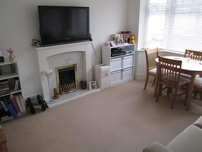 1 Bedroom Flat To Rent In Draycott Road, Bournemouth, BH10