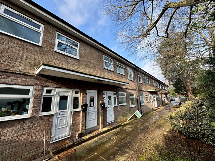 2 Bedroom Flat For Sale In Willow Court, Beverley, HU17