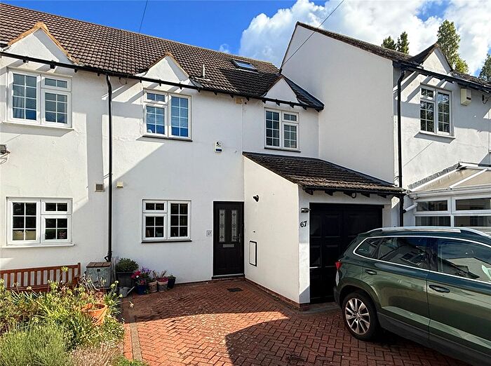 4 Bedroom Terraced House For Sale In Mill Road, Bletchley, Milton Keynes, Buckinghamshire, MK2