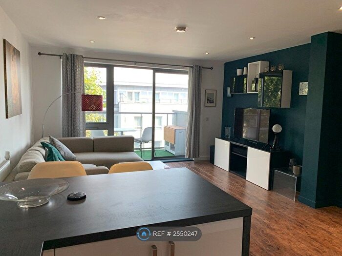 2 Bedroom Flat To Rent In Felix Point, London, E14