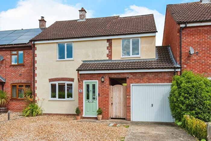 3 Bedroom Semi-Detached House For Sale In Saxon Walk, Mundford, Thetford, IP26