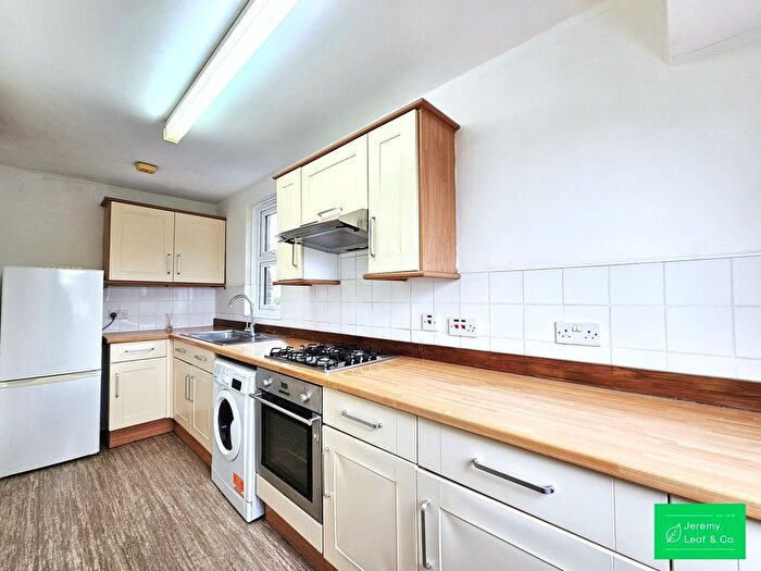 1 Bedroom Flat To Rent In Claybrook Close, London, N2