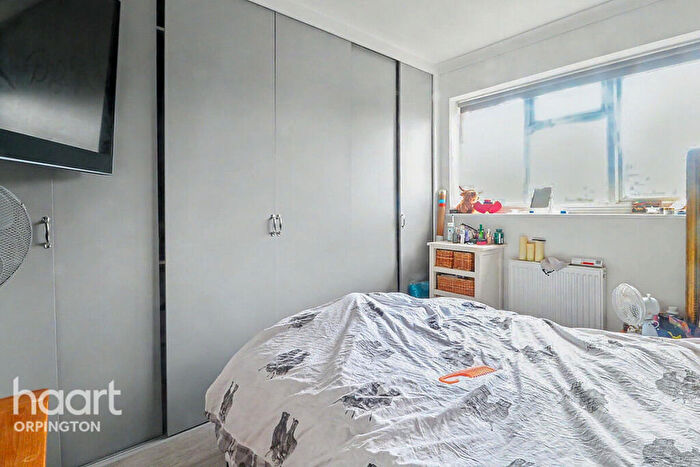 3 Bedroom Semi-Detached House For Sale In Rookesley Road, Orpington, BR5