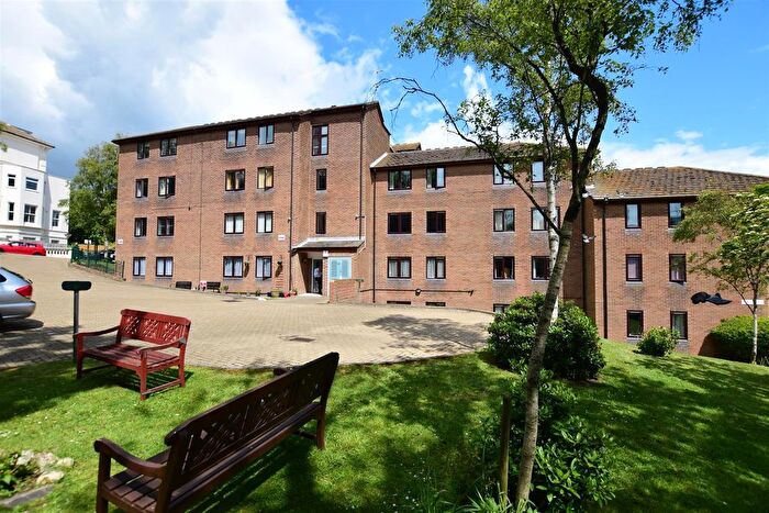 1 Bedroom Flat For Sale In Holmesdale Gardens, Hastings, TN34