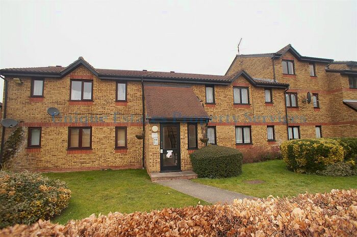 1 Bedroom Flat To Rent In Celadon Close, Enfield EN3